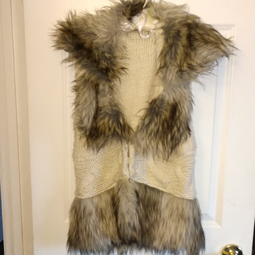 Jessica Simpson Faux fur vest
